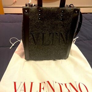 Valentino women purse amazing discount